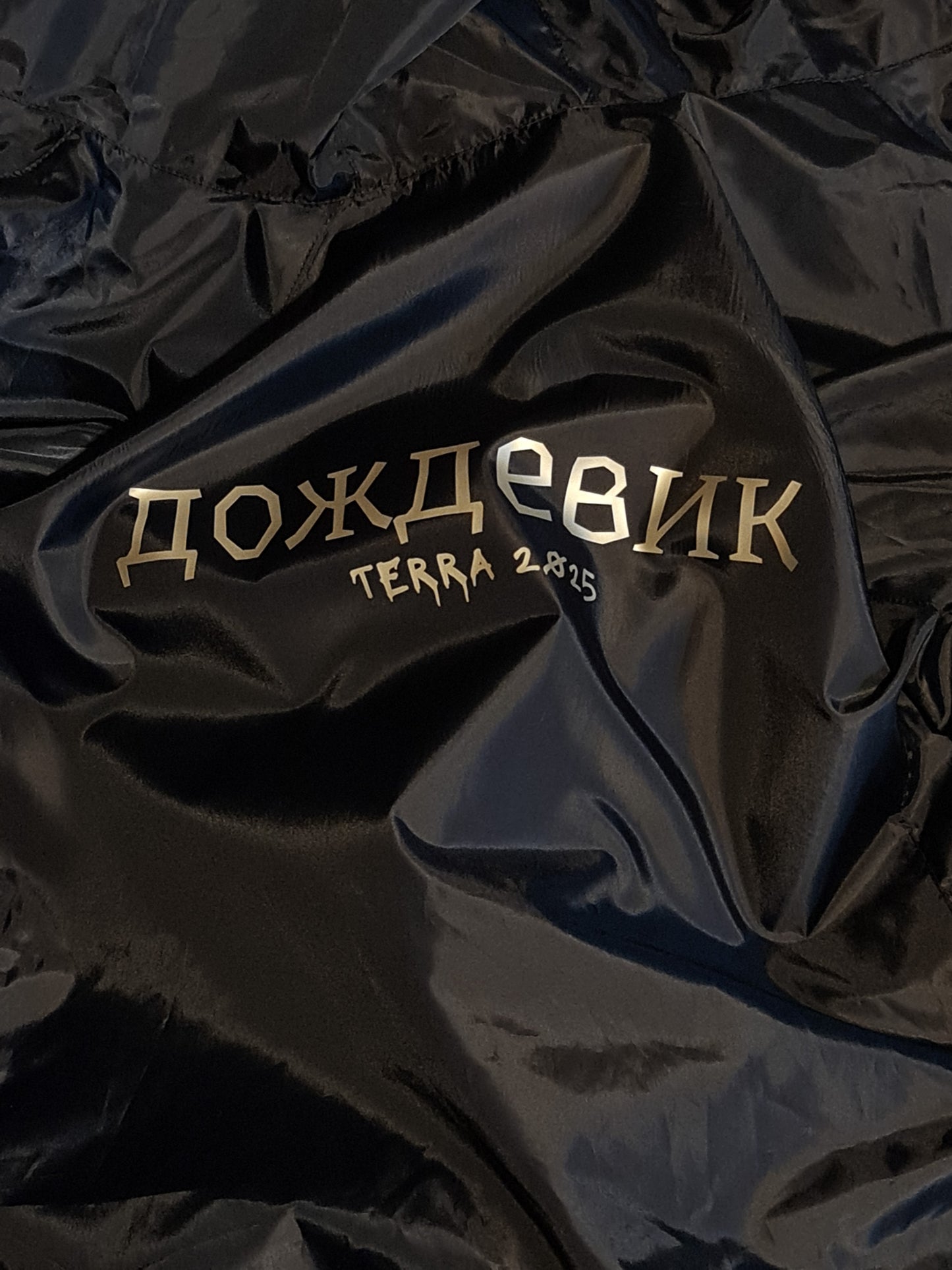 TERRA RAINCOAT 01