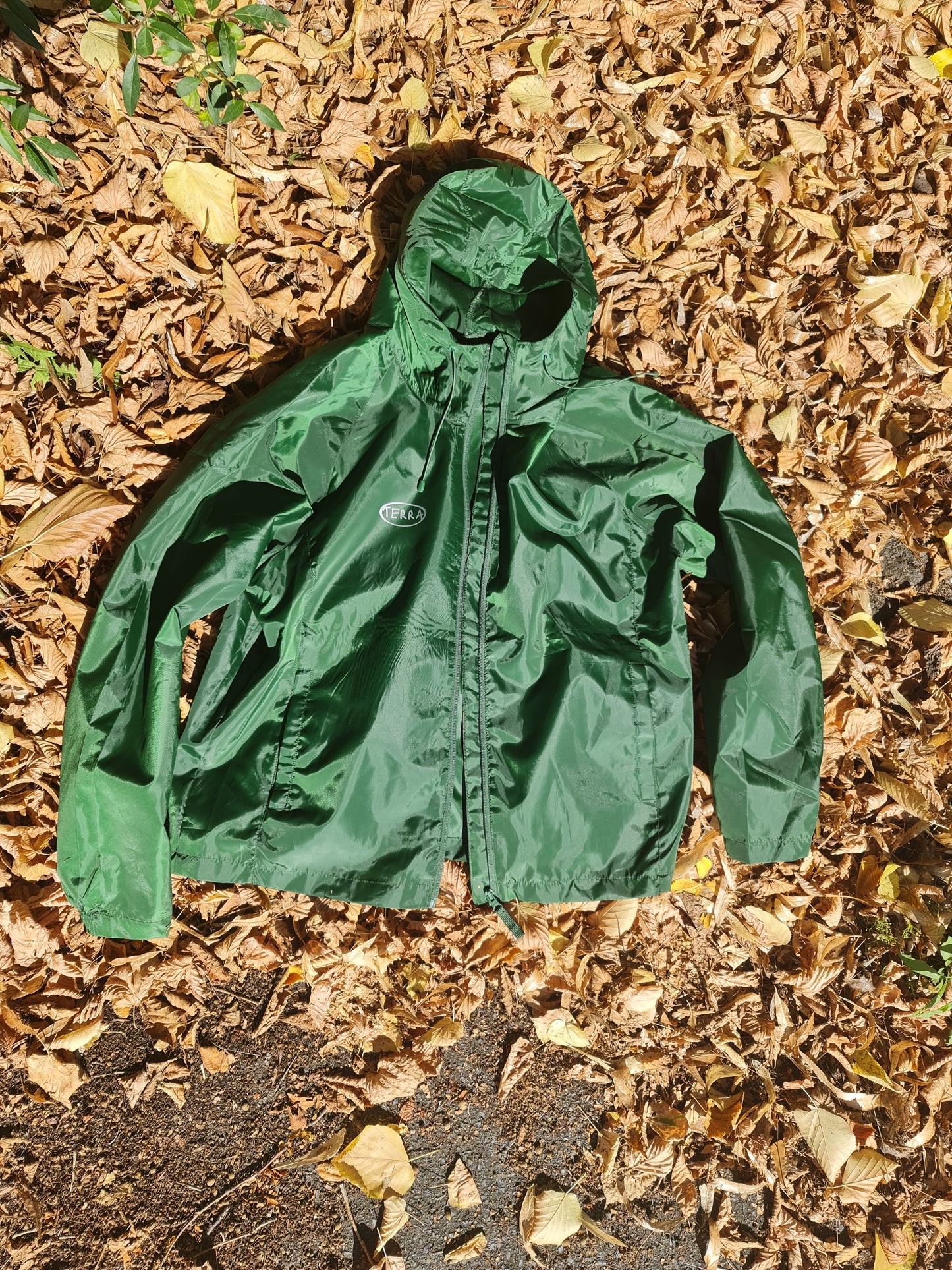 TERRA RAINCOAT 01