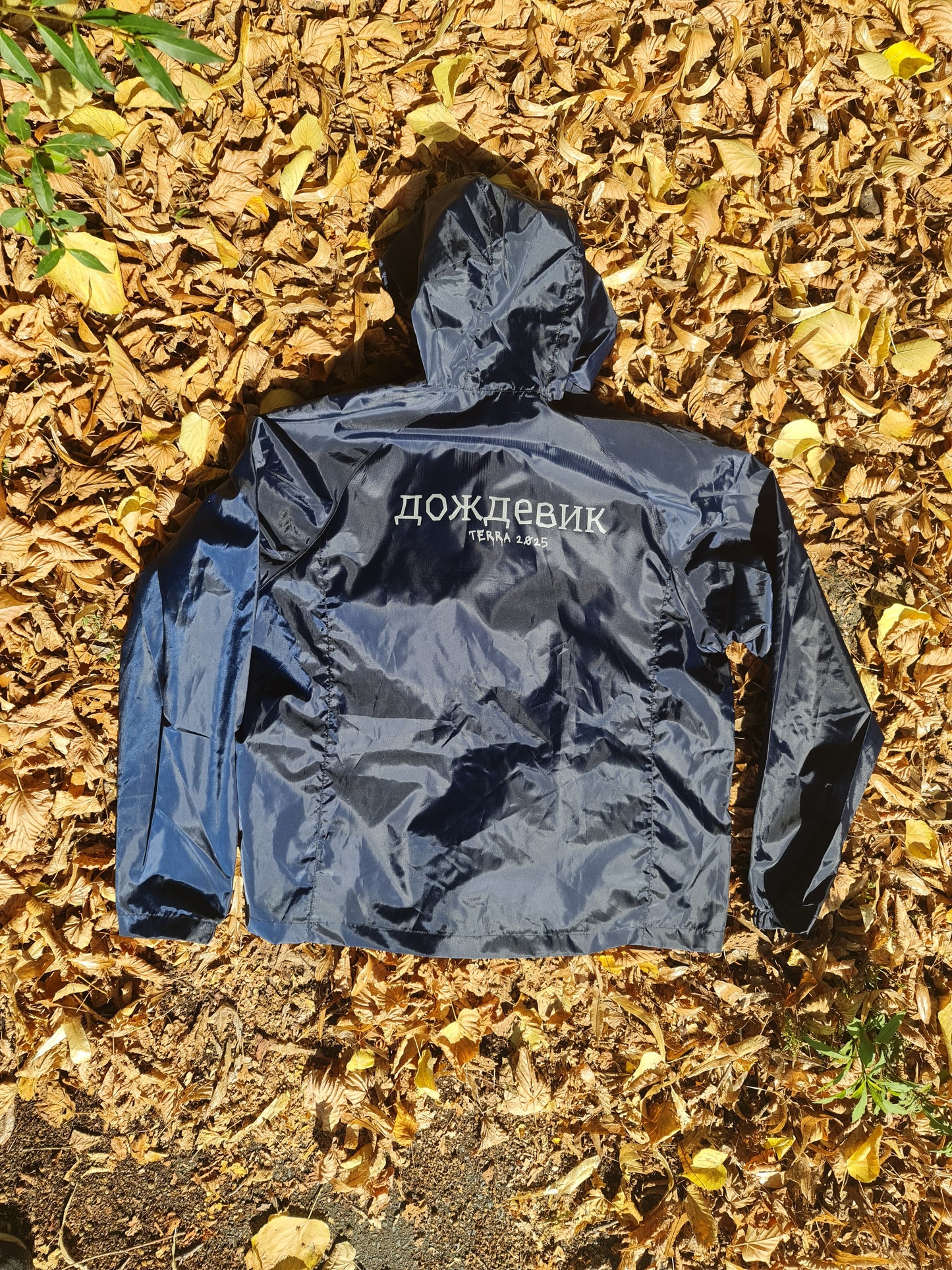 TERRA RAINCOAT 01