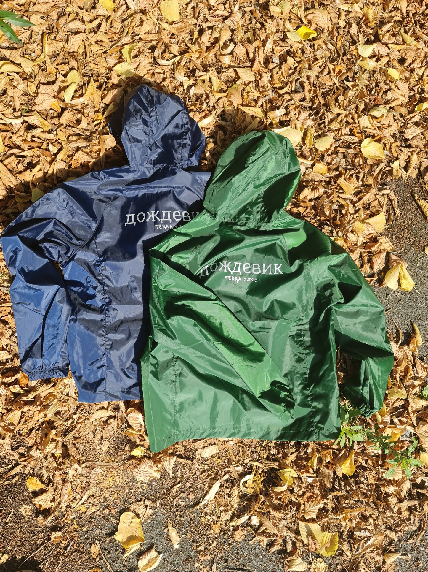 TERRA RAINCOAT 01